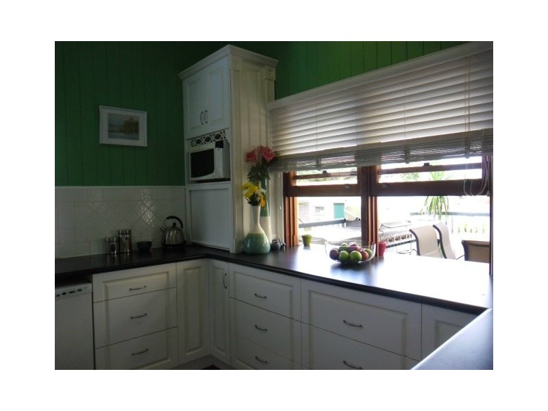 194 Campbell Street, Newtown QLD 4350