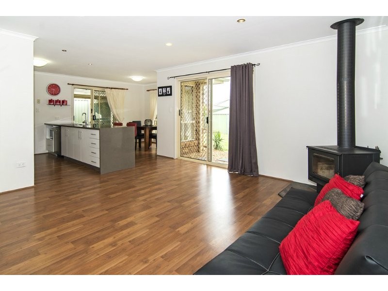 8 Satinwood Court, Glenvale QLD 4350