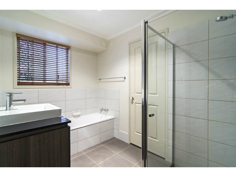 8 Satinwood Court, Glenvale QLD 4350