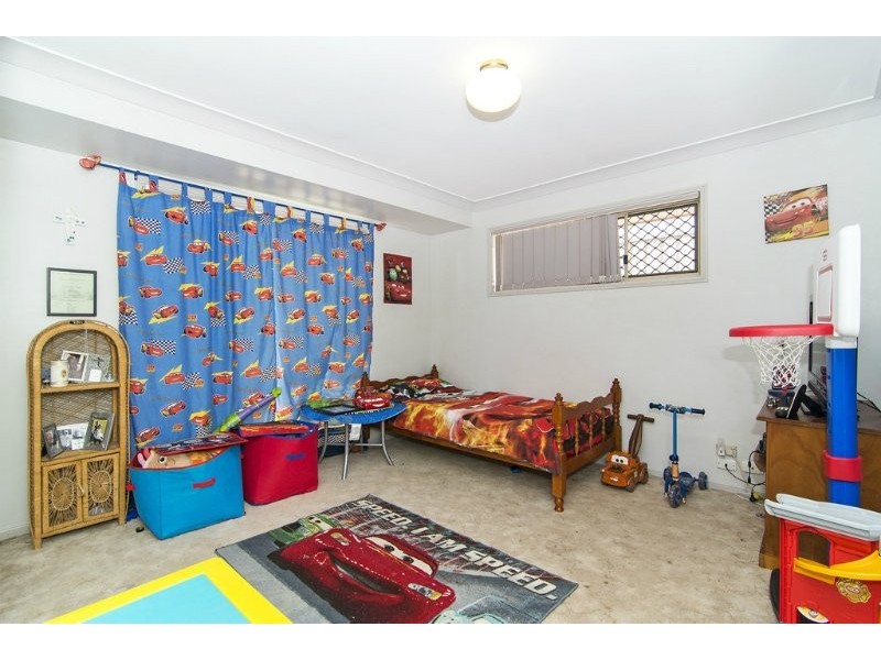 2 Beer Court, Kearneys Spring QLD 4350
