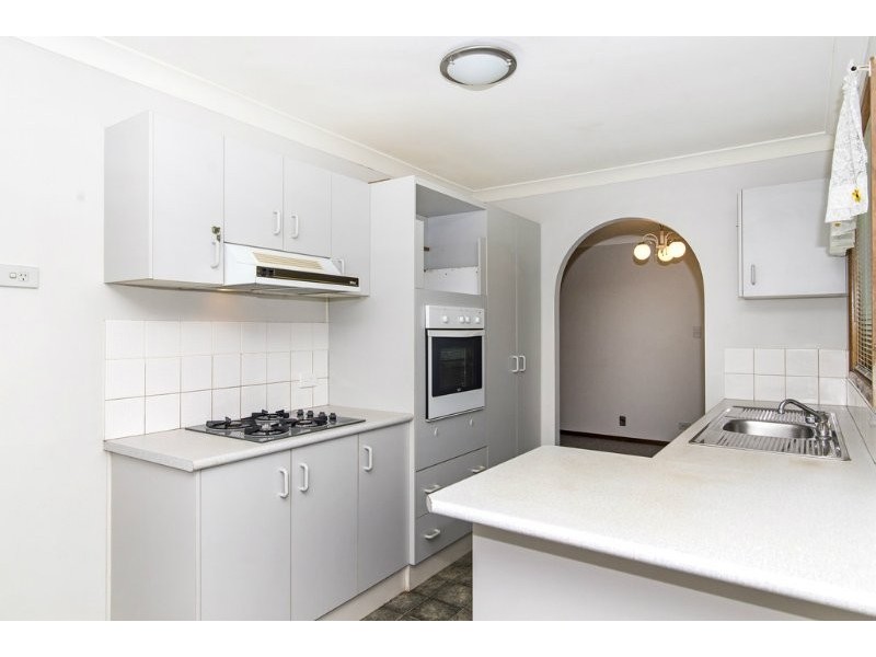 38 Riethmuller Street, Kearneys Spring QLD 4350