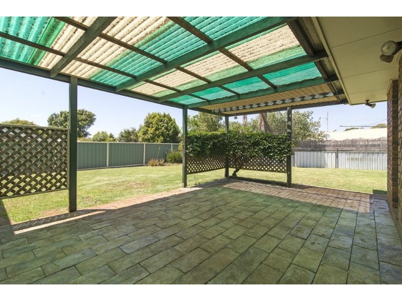 38 Riethmuller Street, Kearneys Spring QLD 4350