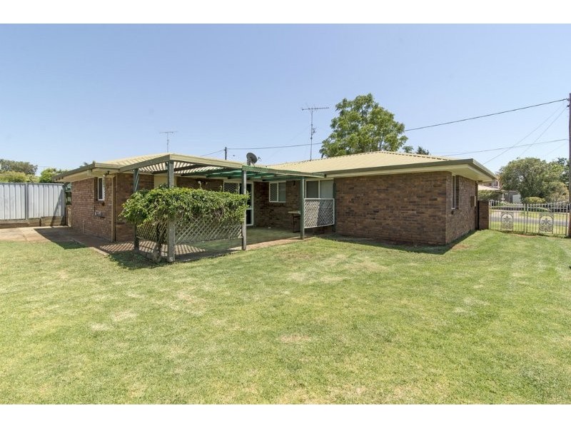 38 Riethmuller Street, Kearneys Spring QLD 4350