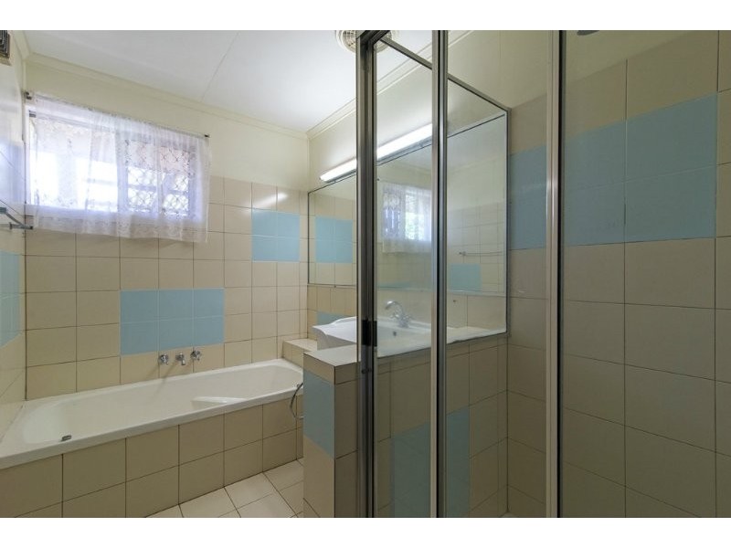 3 Spieker Street, Mount Lofty QLD 4350