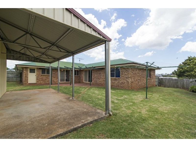 4 Kurtz Street, Kearneys Spring QLD 4350