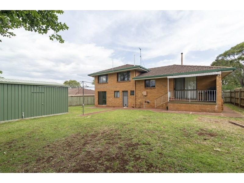 21 Knockator Crescent, Centenary Heights QLD 4350