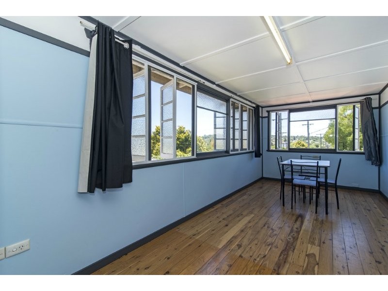 27A West Street, Newtown QLD 4350