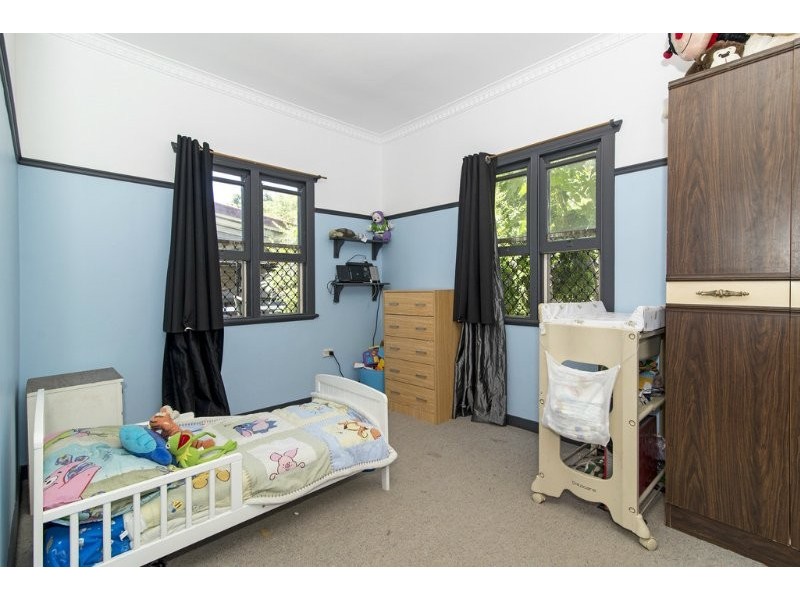 27A West Street, Newtown QLD 4350