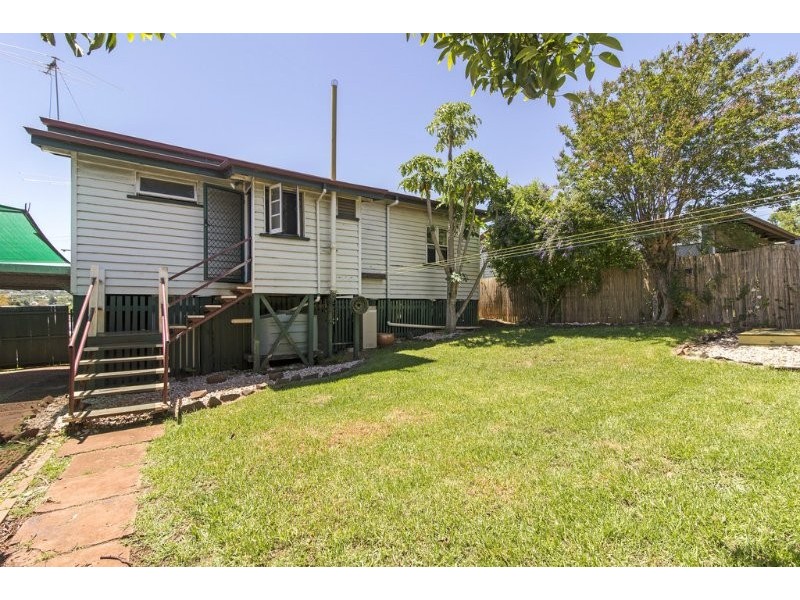 27A West Street, Newtown QLD 4350