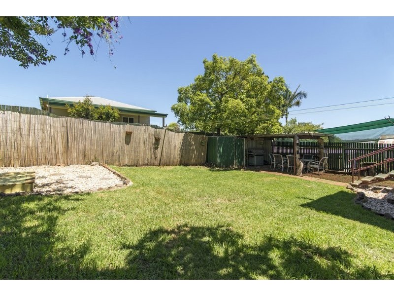 27A West Street, Newtown QLD 4350