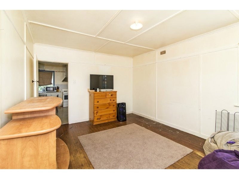 10 Mooney Street, Harlaxton QLD 4350