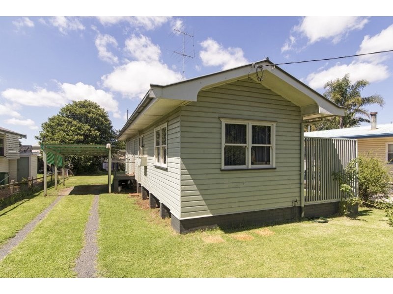 4 Robsart Street, North Toowoomba QLD 4350