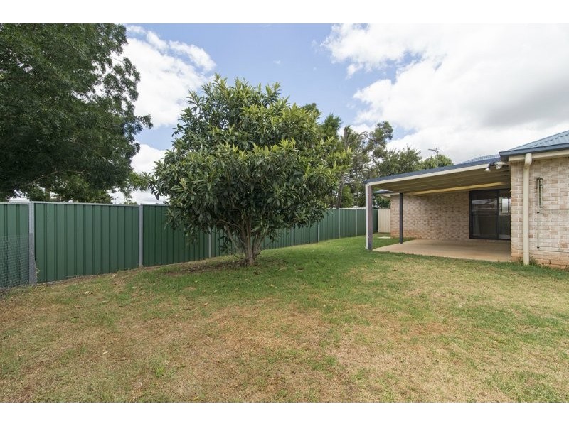 1 Lillian Court, Harristown QLD 4350