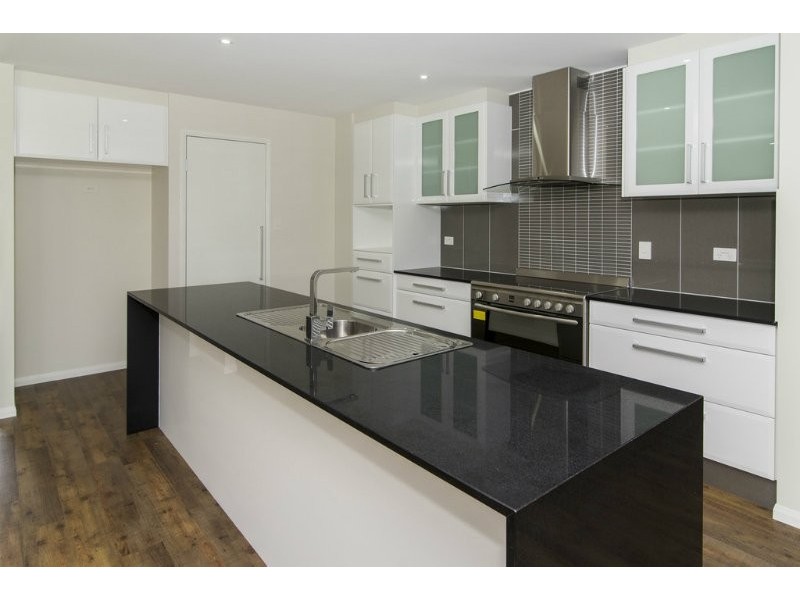 32 Ferguson Road, Westbrook QLD 4350