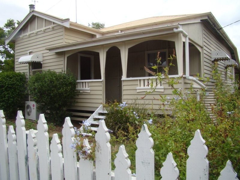 37 Hume Street, Pittsworth QLD 4356