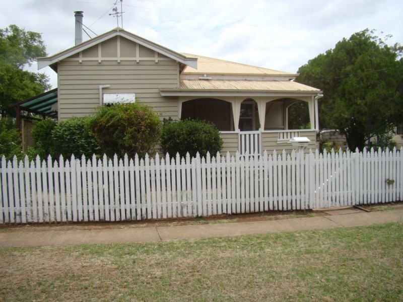 37 Hume Street, Pittsworth QLD 4356