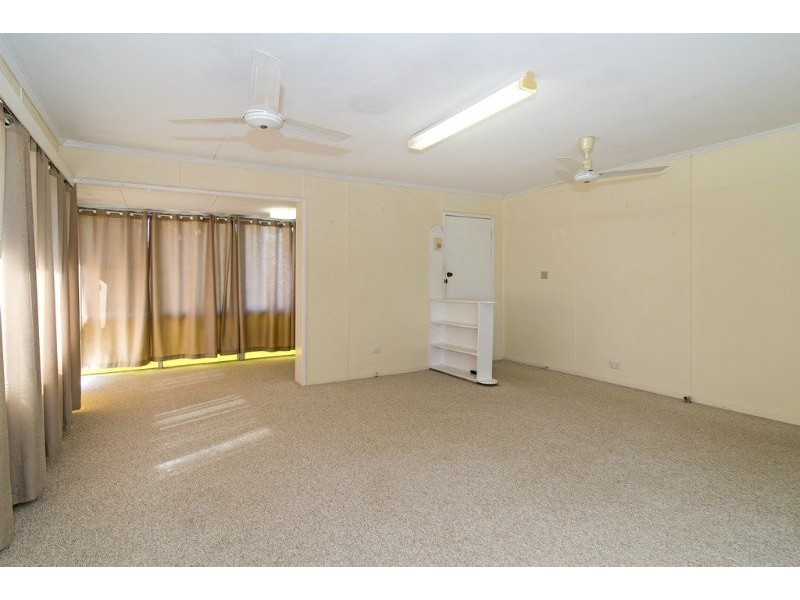 31 Loch Street, Centenary Heights QLD 4350