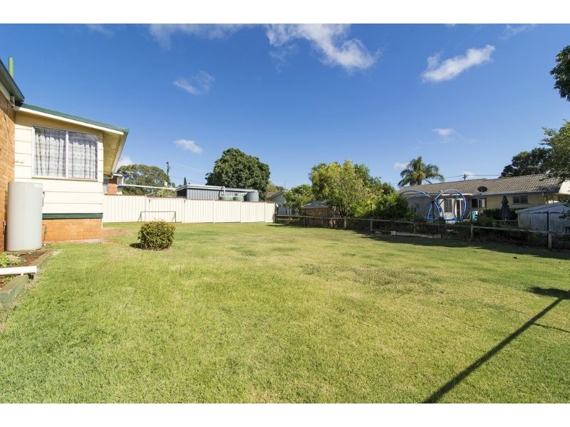 31 Loch Street, Centenary Heights QLD 4350