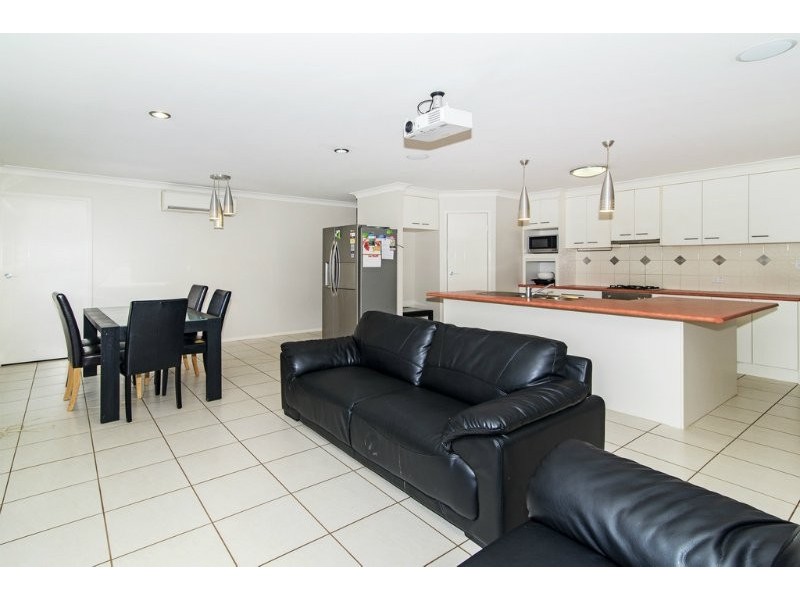 627 Hume Street, Kearneys Spring QLD 4350