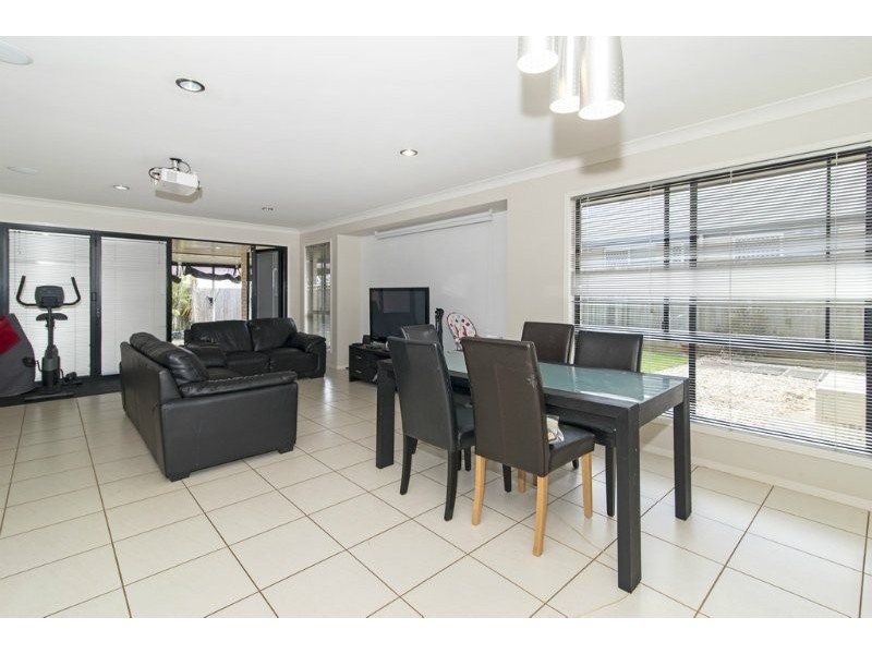 627 Hume Street, Kearneys Spring QLD 4350