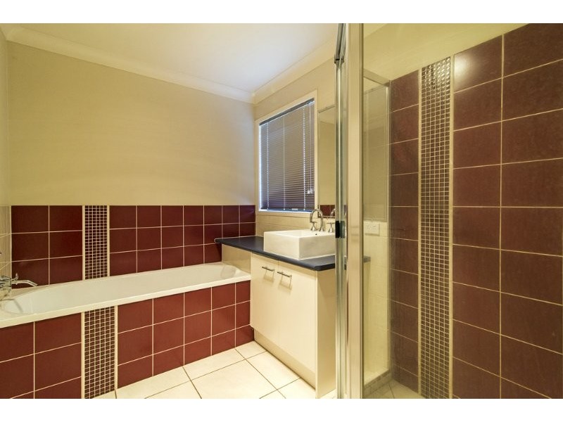 627 Hume Street, Kearneys Spring QLD 4350