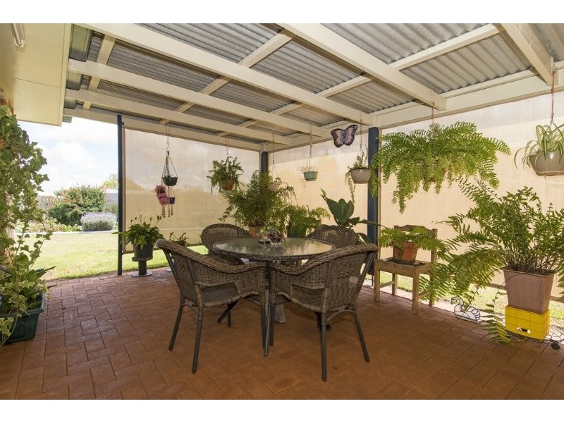 9 Florence Street, Harristown QLD 4350