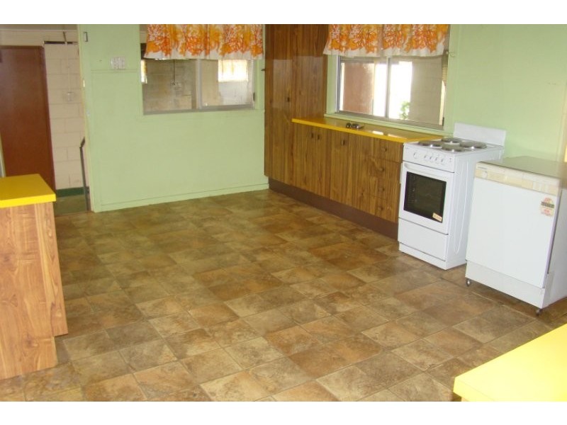 15 Cribb Street, Oakey QLD 4401