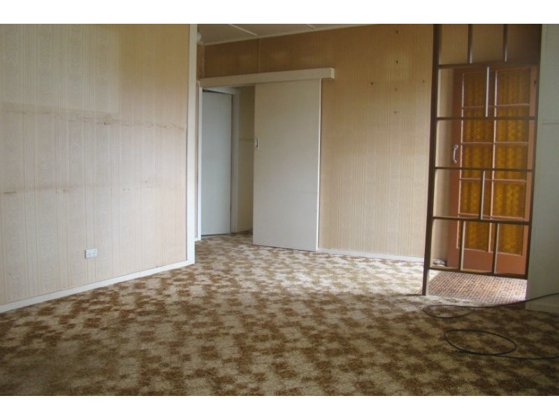 15 Cribb Street, Oakey QLD 4401