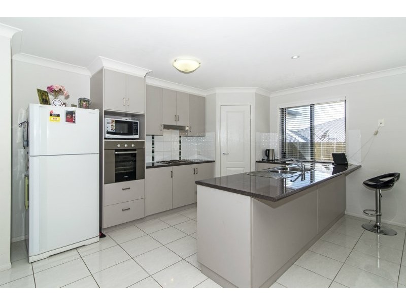 96 Hogg Street, Wilsonton Heights QLD 4350
