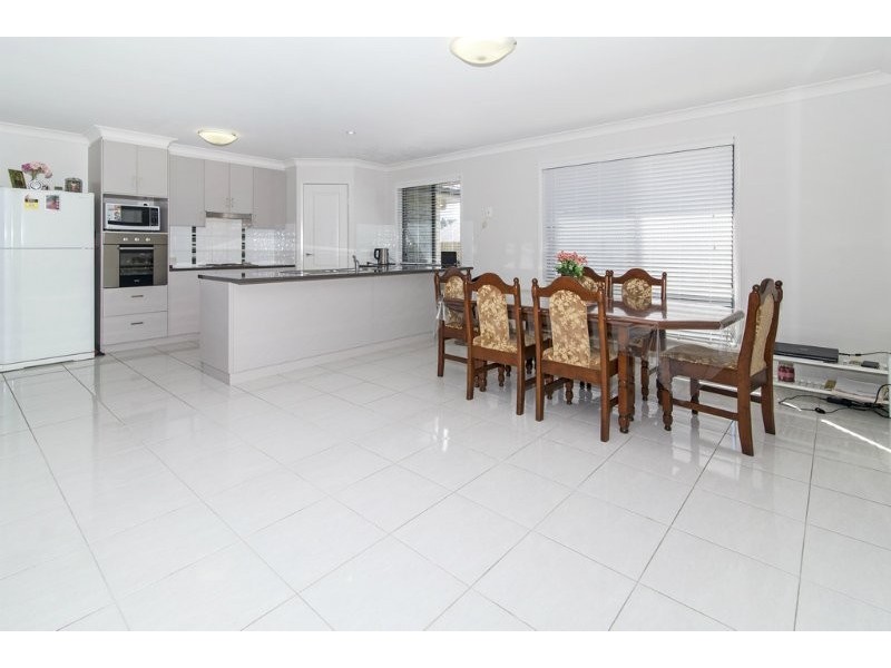 96 Hogg Street, Wilsonton Heights QLD 4350