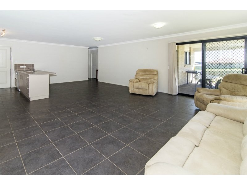 11 Sunset Drive, Glenvale QLD 4350