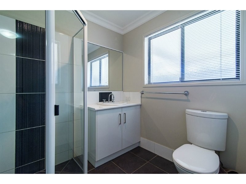 11 Sunset Drive, Glenvale QLD 4350