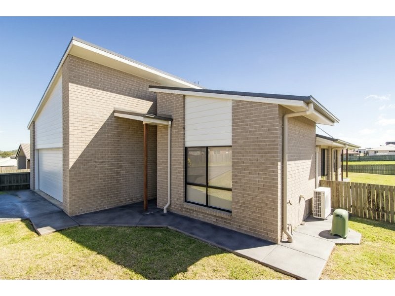 11 Sunset Drive, Glenvale QLD 4350