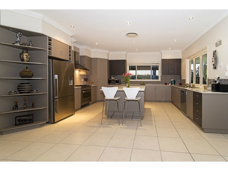 4 Ella Court, Cotswold Hills QLD 4350