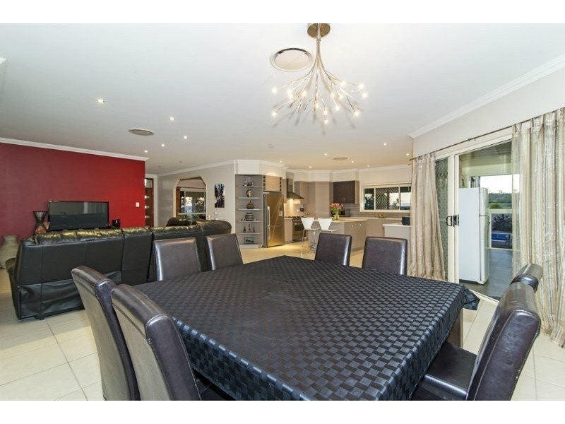 4 Ella Court, Cotswold Hills QLD 4350