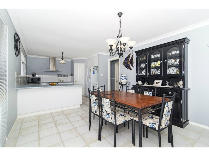 5 Hillview Court, Top Camp QLD 4350