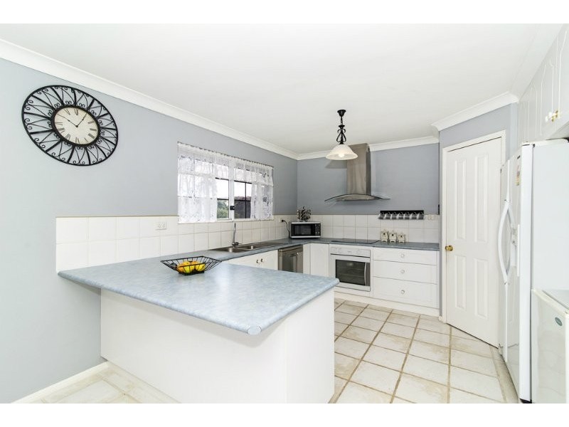 5 Hillview Court, Top Camp QLD 4350