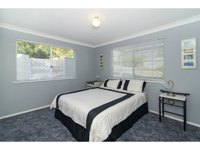 5 Hillview Court, Top Camp QLD 4350
