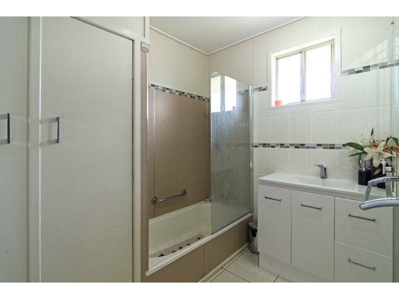 17 Dalgleish Street, South Toowoomba QLD 4350