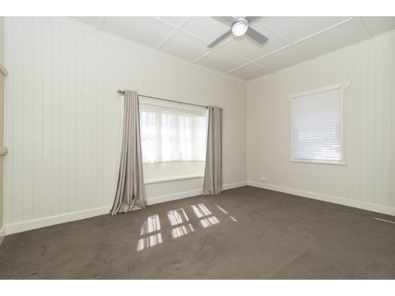 38 Phipps Drive, Meringandan West QLD 4352
