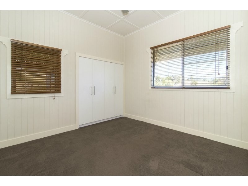 38 Phipps Drive, Meringandan West QLD 4352