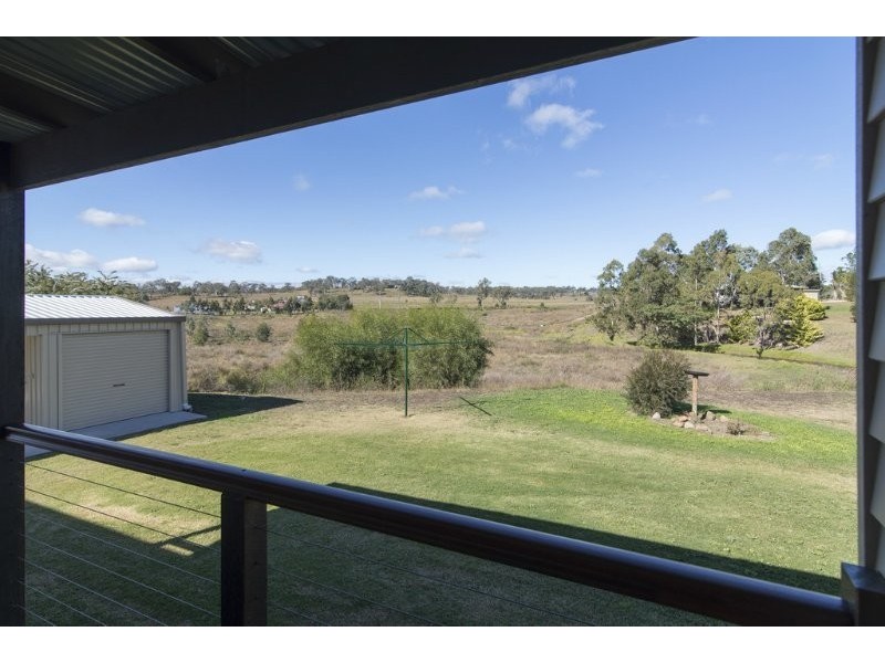 38 Phipps Drive, Meringandan West QLD 4352