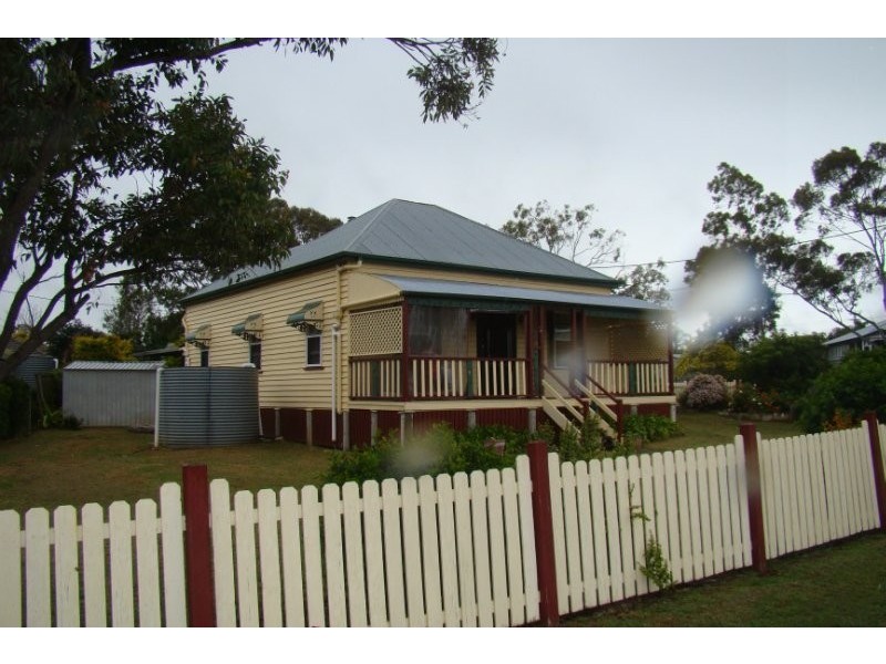 2 Station Street, Wyreema QLD 4352