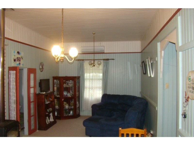 2 Station Street, Wyreema QLD 4352