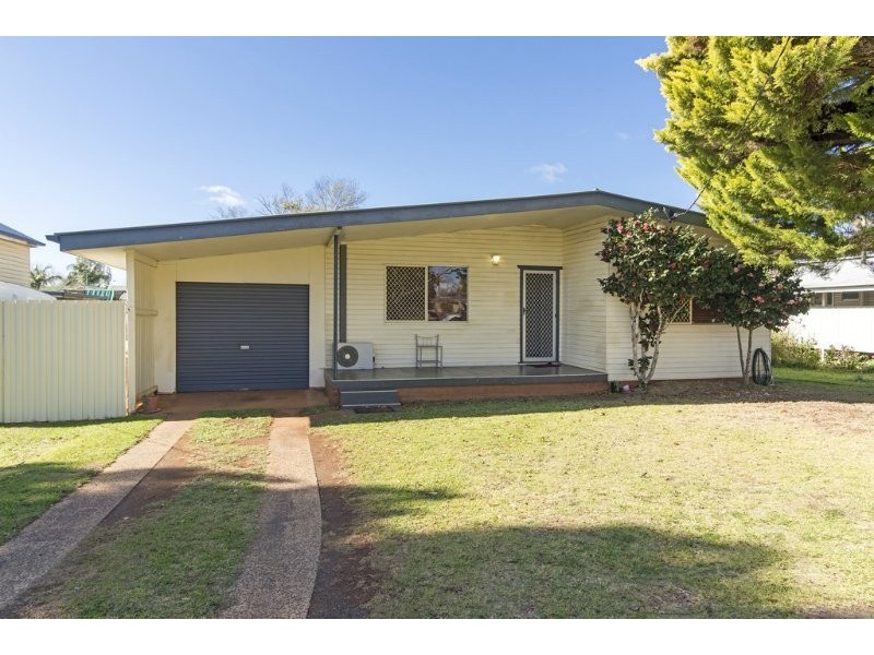 4 Hope Street, Newtown QLD 4350