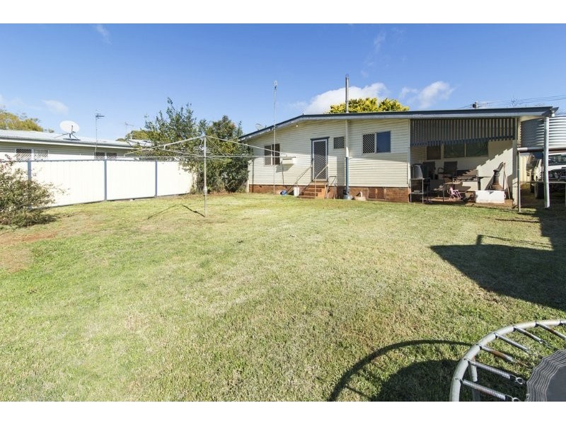 4 Hope Street, Newtown QLD 4350