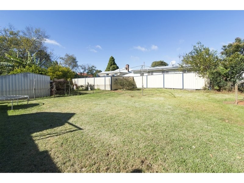 4 Hope Street, Newtown QLD 4350