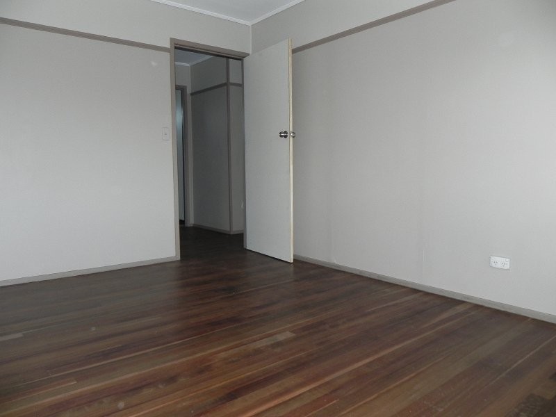 12 Sixth Avenue, Harristown QLD 4350