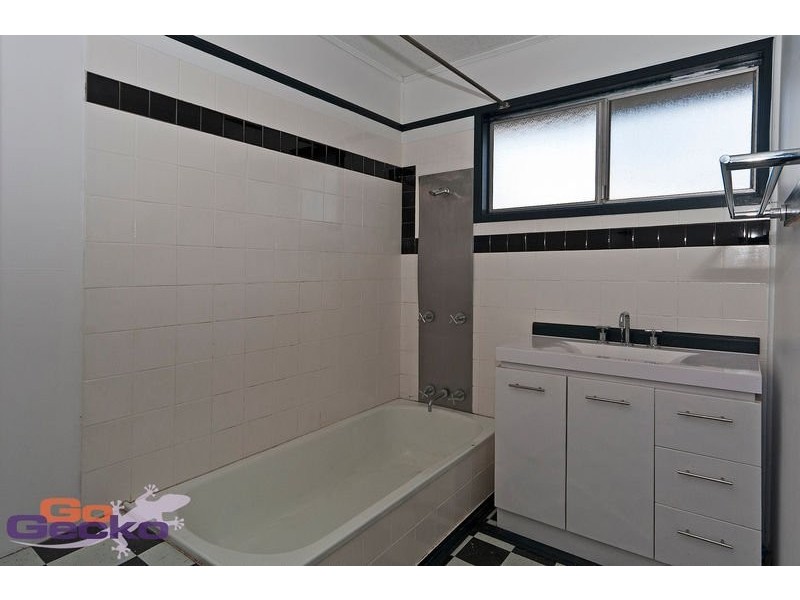 12 Sixth Avenue, Harristown QLD 4350