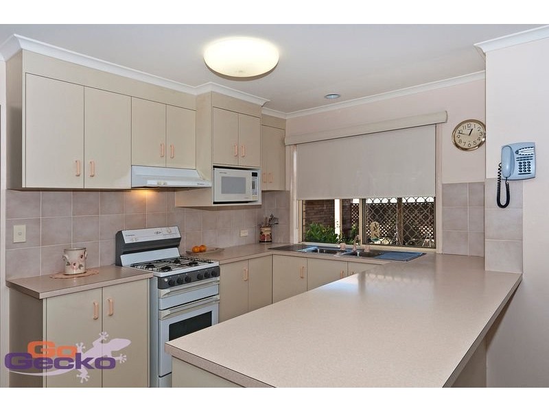 6 Janine Court, Kearneys Spring QLD 4350